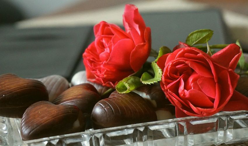 Perché si regala la rosa rossa al San Valentino – BD FIORISTA