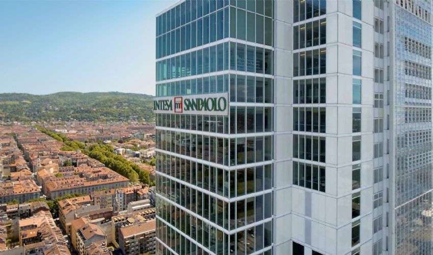 Intesa Sanpaolo rivendica la scoperta e la denuncia della violazione