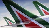 Alitalia: il nuovo piano industriale riduce gli aerei e i dipendenti