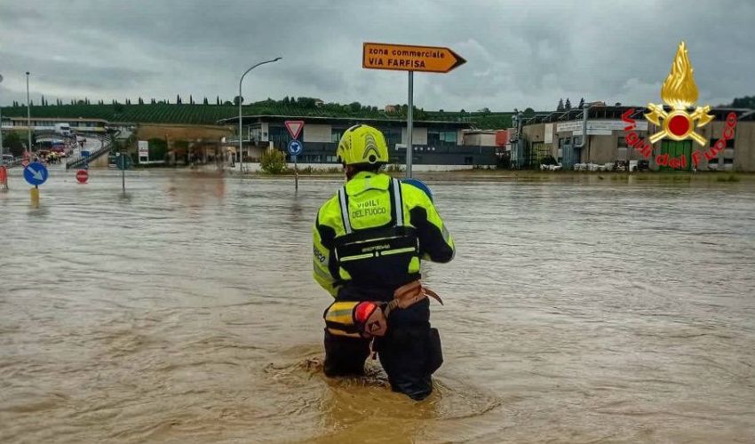 Alluvione in Emilia-Romagna, 2.500 evacuati: Meloni annuncia 20 mln