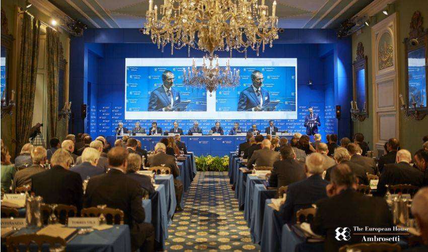 Il gotha di economia, finanza e politica riunito al Forum Ambrosetti