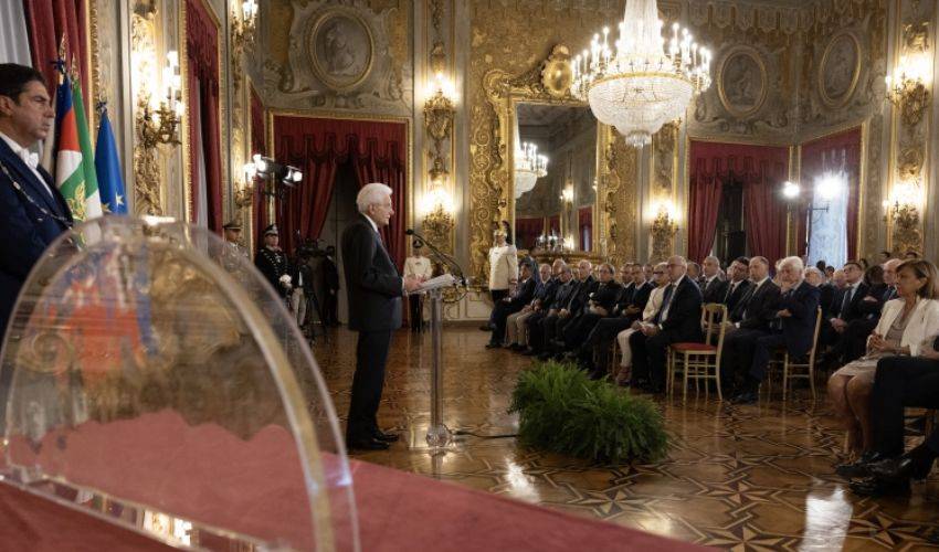  Mattarella e il forte appello per la libertà di stampa e la giustizia