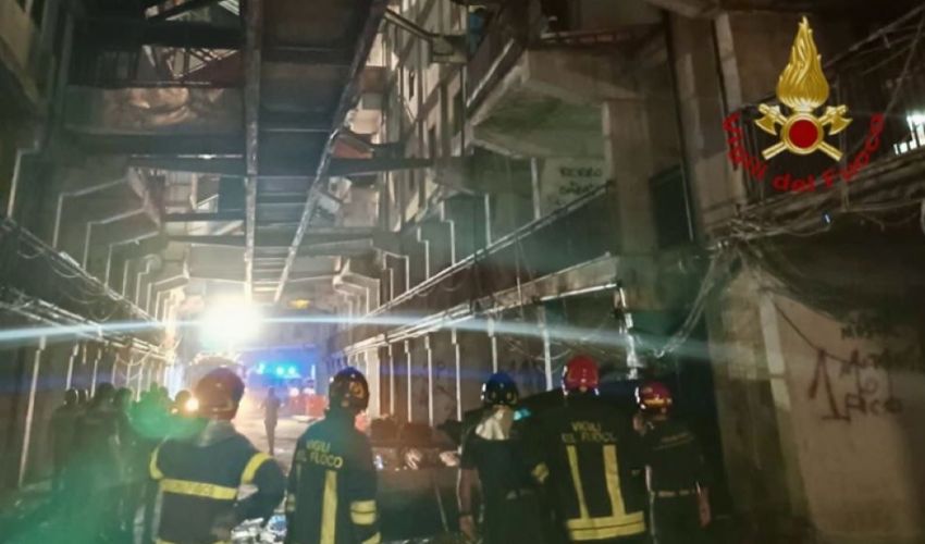  Scampia, tragedia alla Vela Celeste: due morti e 13 feriti, 7 bambini