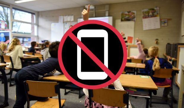 Valditara: stop ai cellulari a scuola, sì a AI e ritorno del diario 